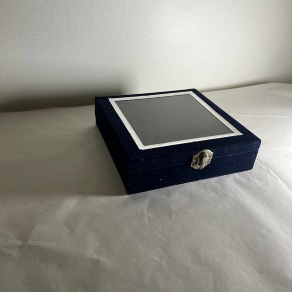 BLUE gift box jewelry display box - Picture 3 of 12